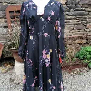robe noire et rose 2